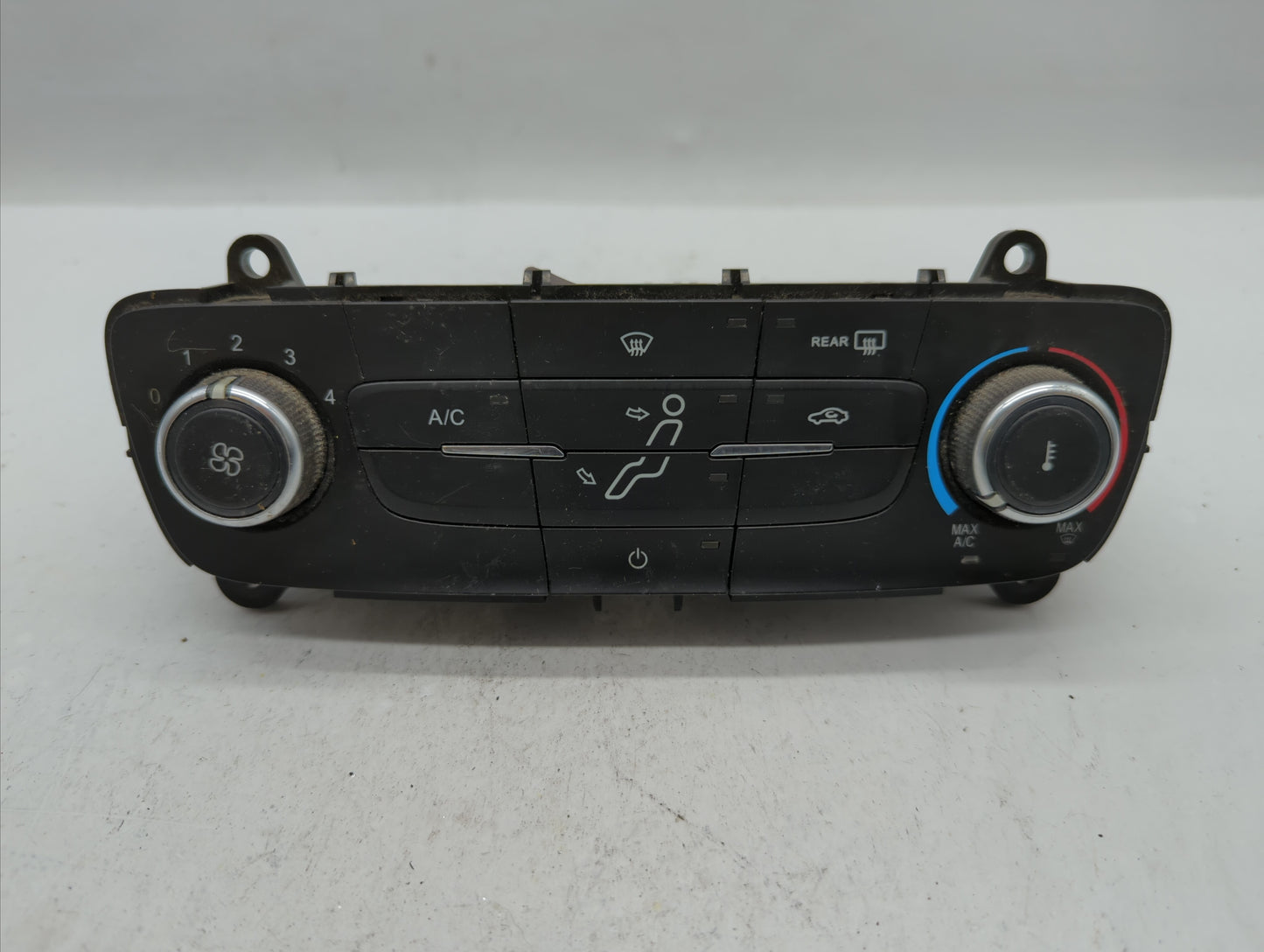 2015-2018 Ford Focus Climate Control Module Temperature AC/Heater Replacement P/N:F1ET-19980-LJ F1ET-19980-JF Fits OEM Used 