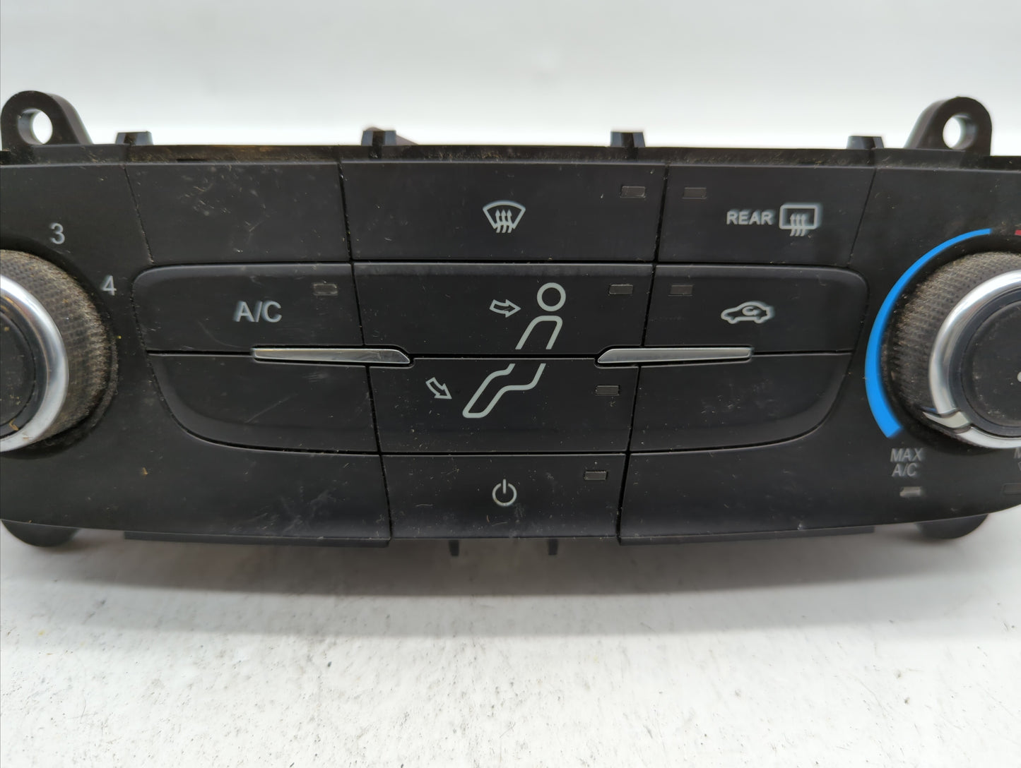 2015-2018 Ford Focus Climate Control Module Temperature AC/Heater Replacement P/N:F1ET-19980-LJ F1ET-19980-JF Fits OEM Used 