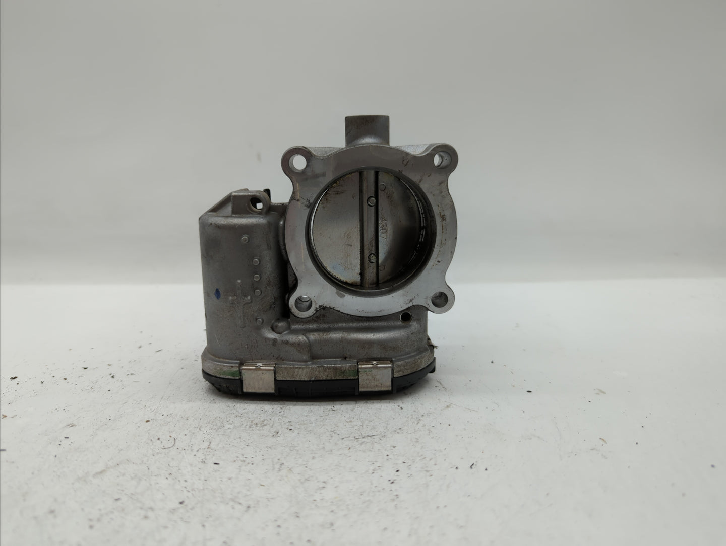 2014-2018 Ford Focus Throttle Body P/N:DS7E-9F991-BB Fits Fits 2014 2015 2016 2017 2018 2019 OEM Used Auto Parts - Oemusedau