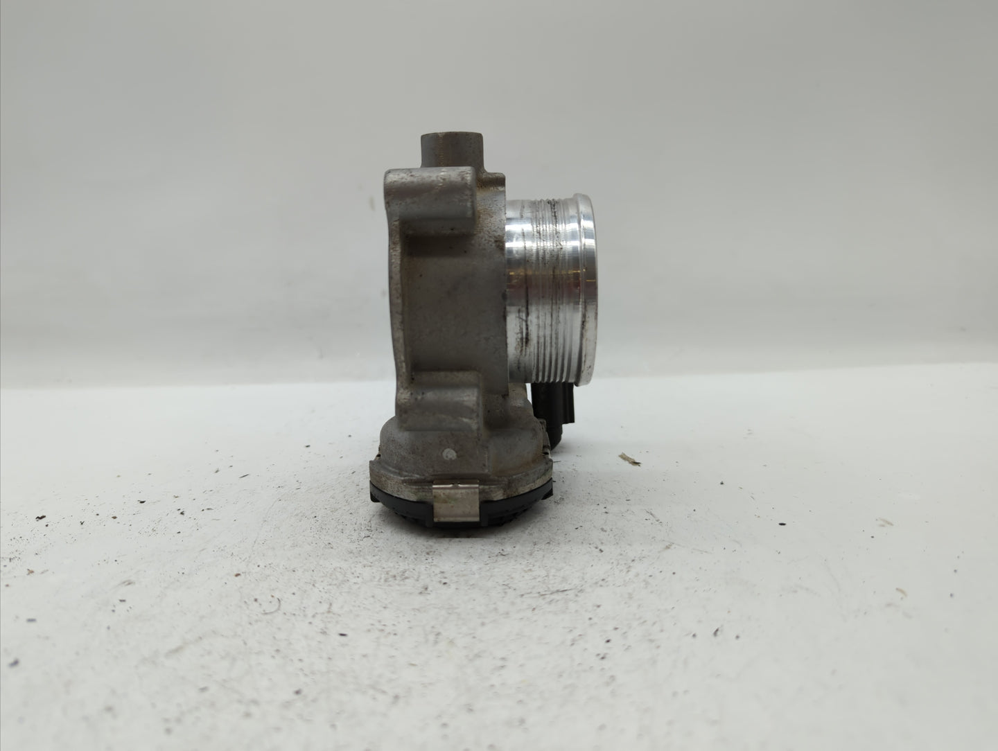 2014-2018 Ford Focus Throttle Body P/N:DS7E-9F991-BB Fits Fits 2014 2015 2016 2017 2018 2019 OEM Used Auto Parts - Oemusedau