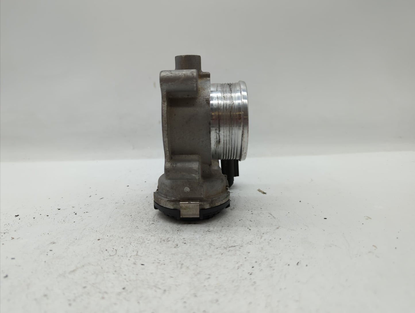 2014-2018 Ford Focus Throttle Body P/N:DS7E-9F991-BB Fits Fits 2014 2015 2016 2017 2018 2019 OEM Used Auto Parts - Oemusedau