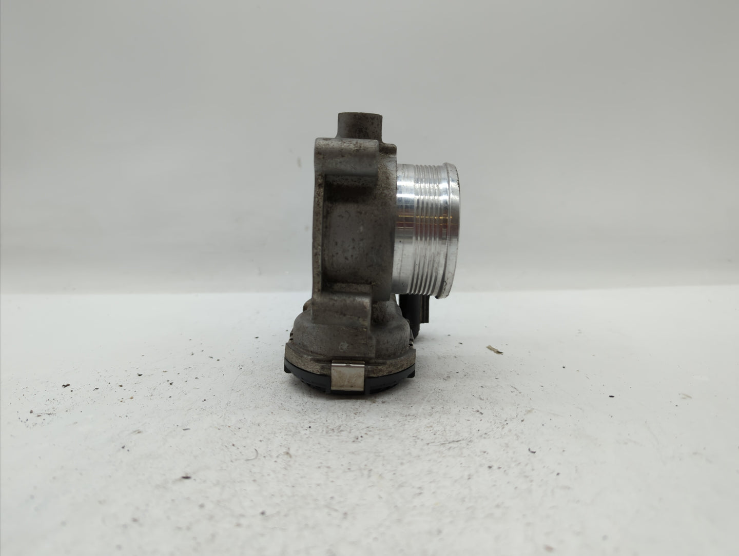 2014-2018 Ford Focus Throttle Body P/N:DS7E-9F991-BB Fits Fits 2014 2015 2016 2017 2018 2019 OEM Used Auto Parts - Oemusedau