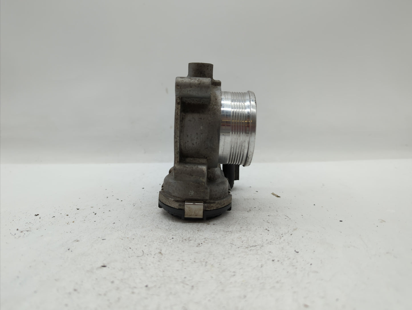 2014-2018 Ford Focus Throttle Body P/N:DS7E-9F991-BB Fits Fits 2014 2015 2016 2017 2018 2019 OEM Used Auto Parts - Oemusedau