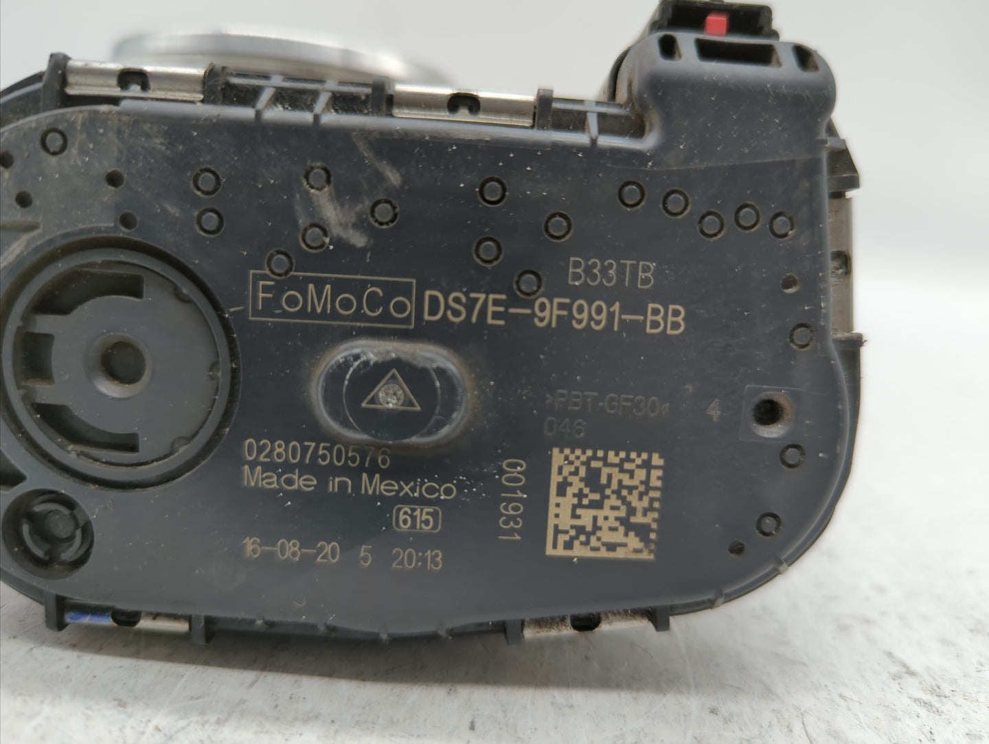 2014-2018 Ford Focus Throttle Body P/N:DS7E-9F991-BB Fits Fits 2014 2015 2016 2017 2018 2019 OEM Used Auto Parts - Oemusedau