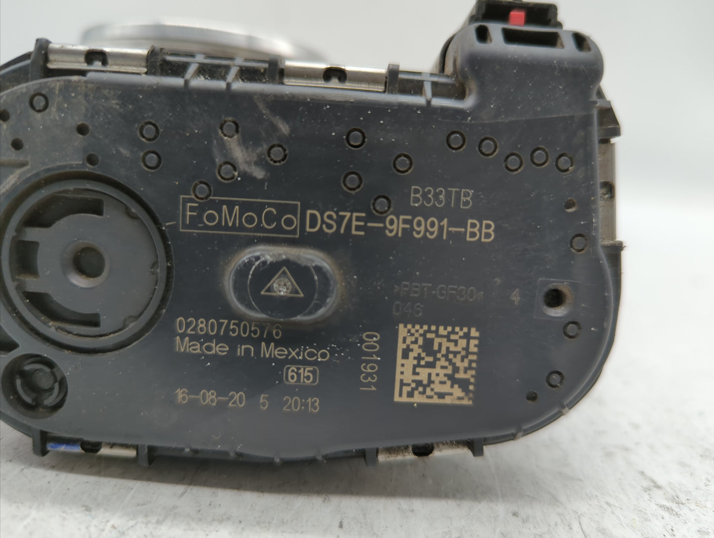 2014-2018 Ford Focus Throttle Body P/N:DS7E-9F991-BB Fits Fits 2014 2015 2016 2017 2018 2019 OEM Used Auto Parts - Oemusedau
