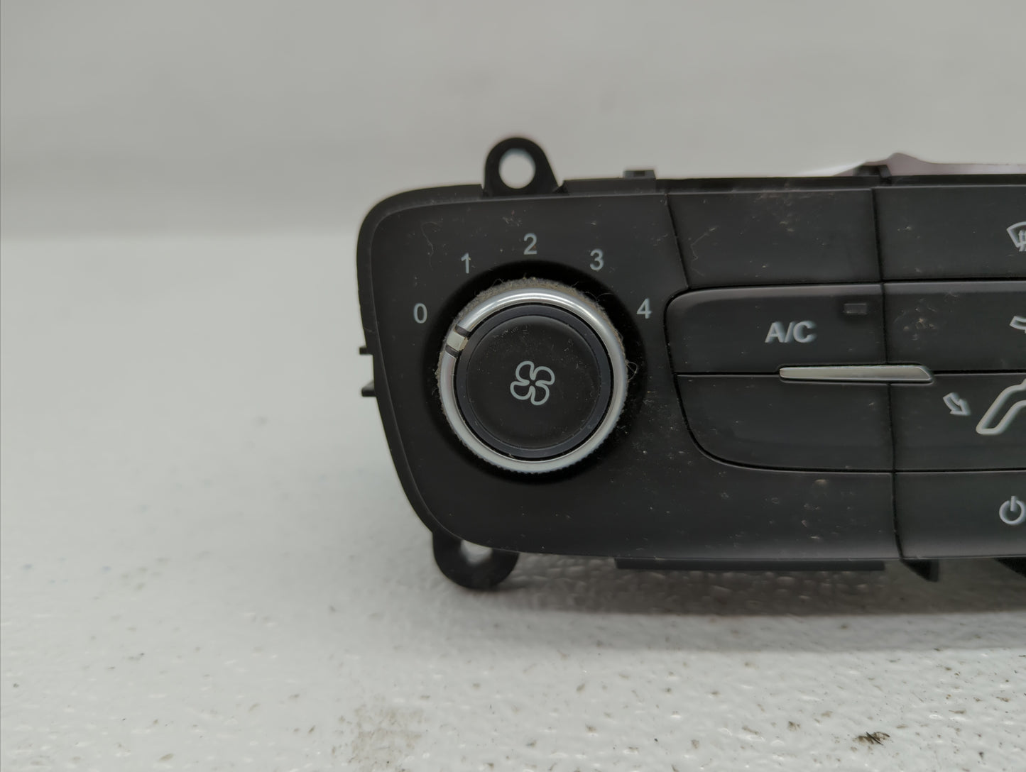 2015-2018 Ford Focus Climate Control Module Temperature AC/Heater Replacement P/N:F1ET-19980-JG F1ET-19980-LJ Fits OEM Used 