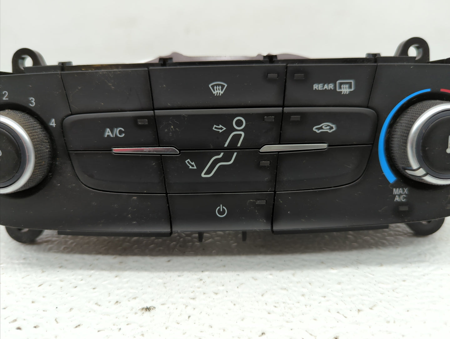 2015-2018 Ford Focus Climate Control Module Temperature AC/Heater Replacement P/N:F1ET-19980-JG F1ET-19980-LJ Fits OEM Used 