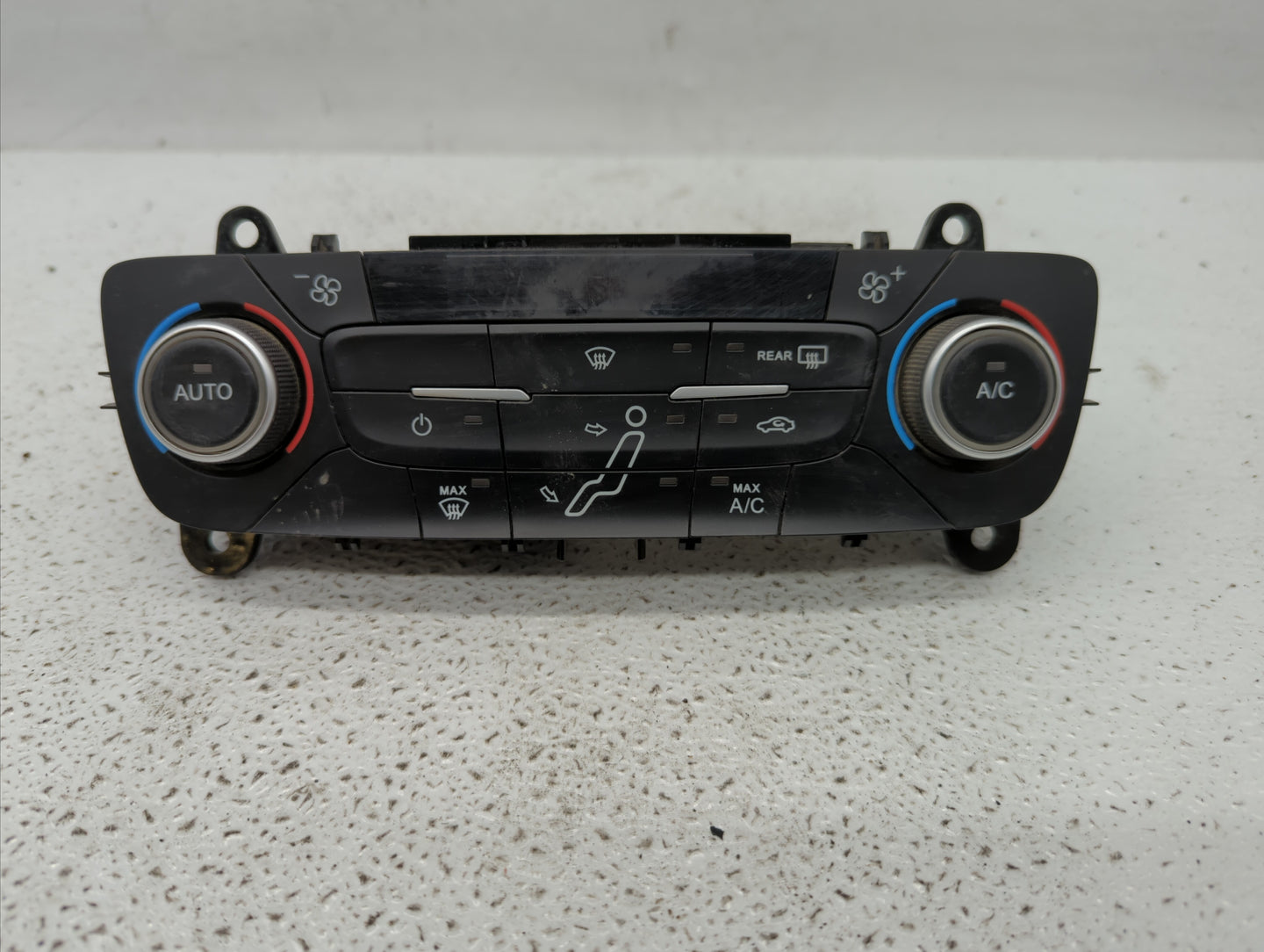 2015-2018 Ford Focus Climate Control Module Temperature AC/Heater Replacement P/N:F1ET-18549 F1ET-18C612-AG Fits OEM Used Au