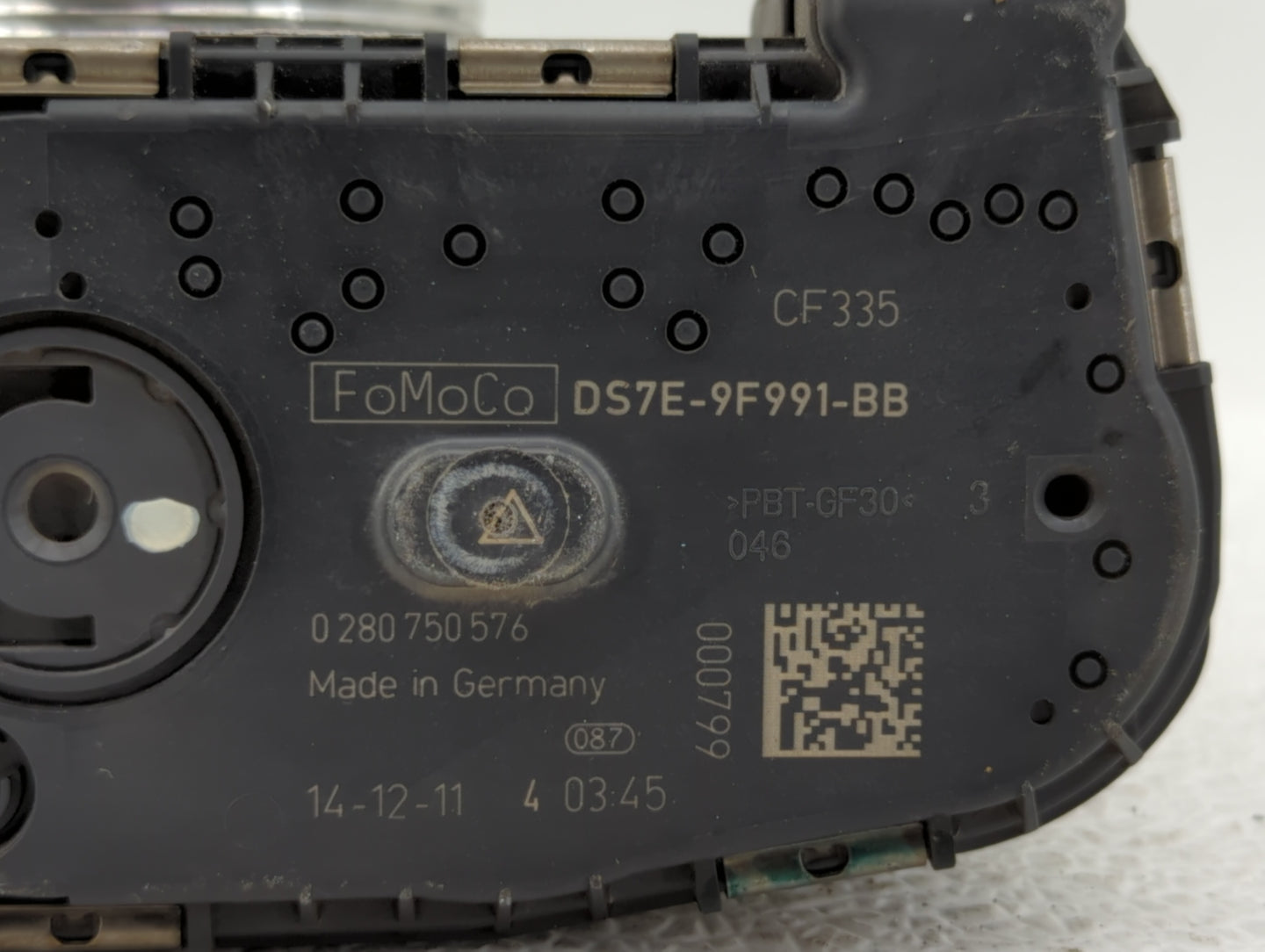 2014-2018 Ford Focus Throttle Body P/N:DS7E-9F991-BB Fits Fits 2014 2015 2016 2017 2018 2019 OEM Used Auto Parts - Oemusedau