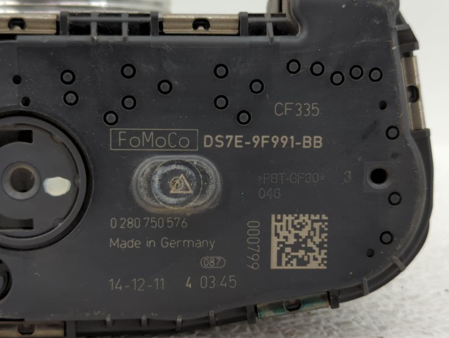 2014-2018 Ford Focus Throttle Body P/N:DS7E-9F991-BB Fits Fits 2014 2015 2016 2017 2018 2019 OEM Used Auto Parts - Oemusedau