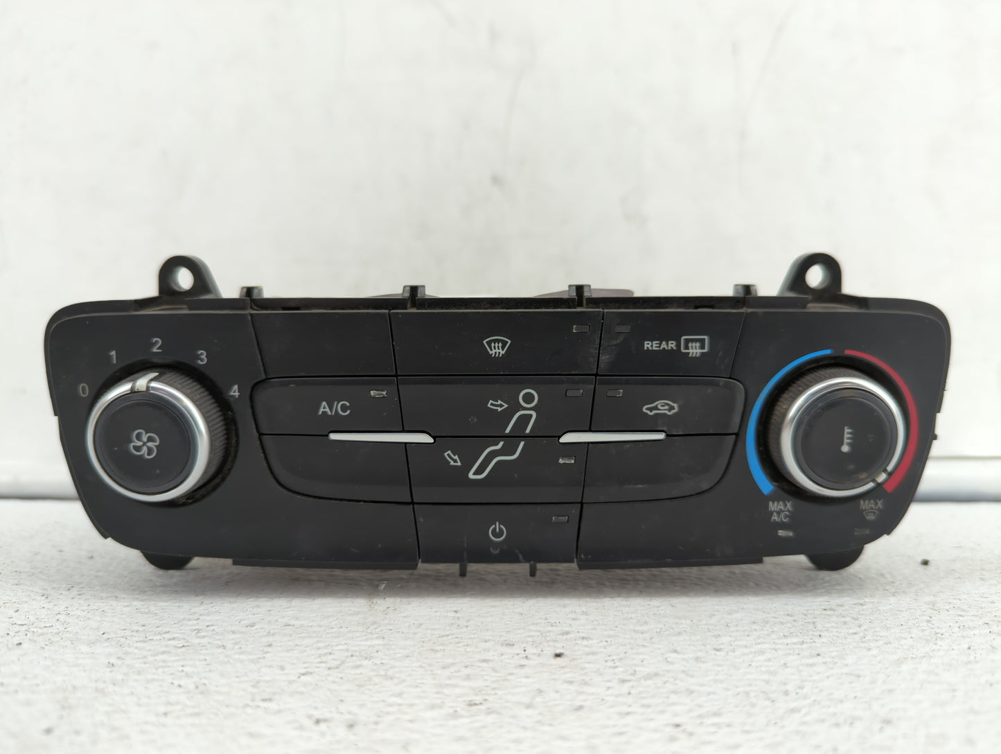 2015-2018 Ford Focus Climate Control Module Temperature AC/Heater Replacement P/N:F1ET-18K811-KD F1ET-18549 Fits OEM Used Au