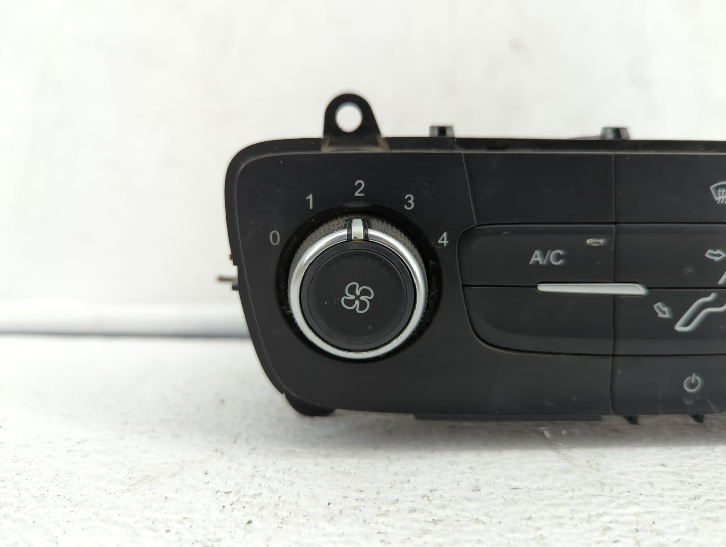 2015-2018 Ford Focus Climate Control Module Temperature AC/Heater Replacement P/N:F1ET-18K811-KD F1ET-18549 Fits OEM Used Au