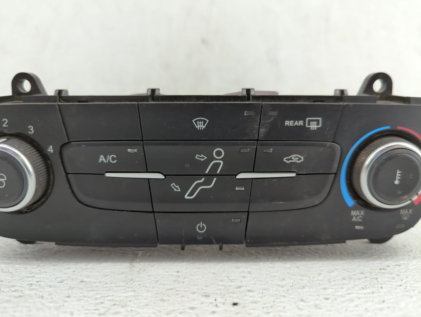 2015-2018 Ford Focus Climate Control Module Temperature AC/Heater Replacement P/N:F1ET-18K811-KD F1ET-18549 Fits OEM Used Au