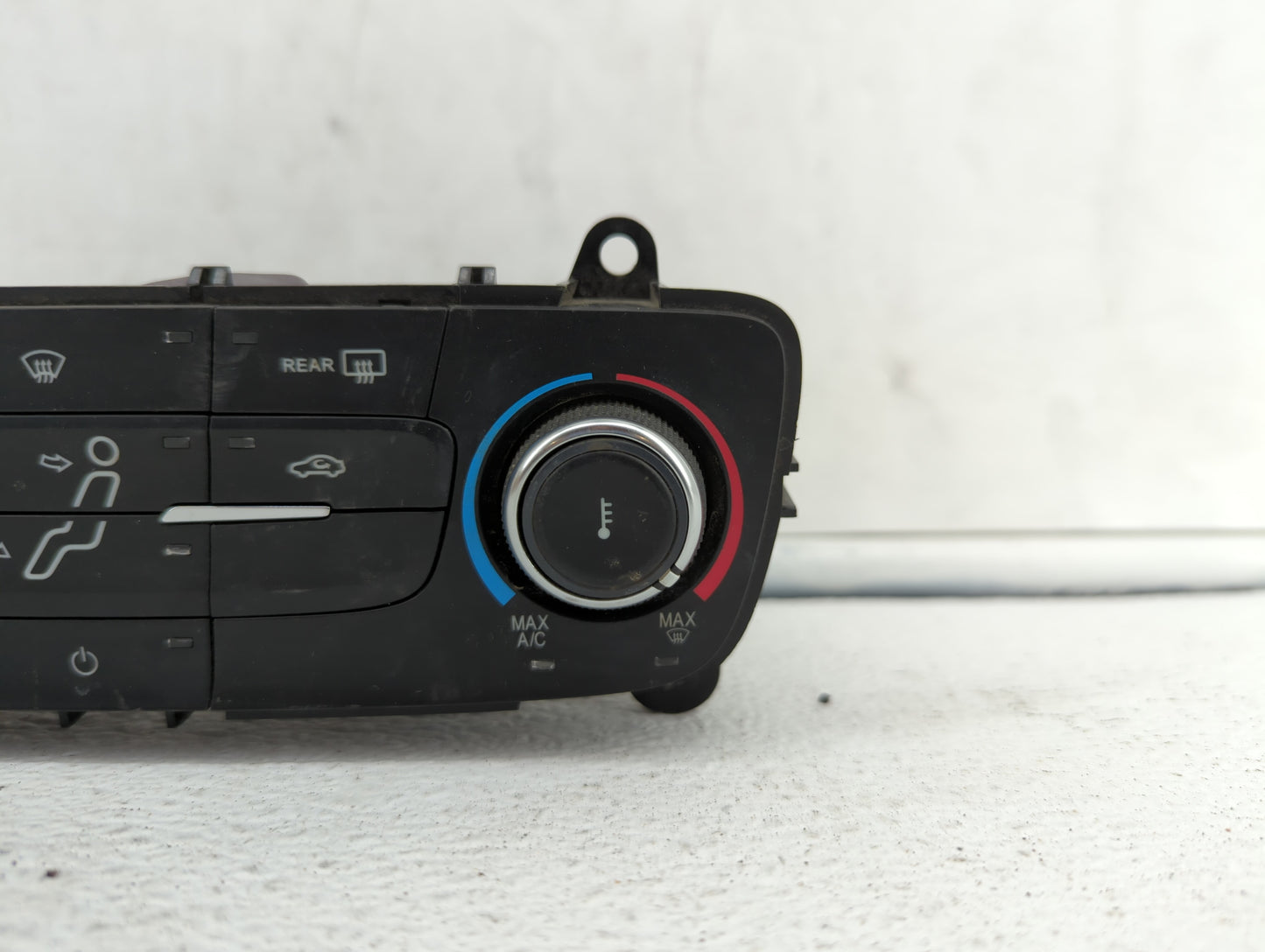 2015-2018 Ford Focus Climate Control Module Temperature AC/Heater Replacement P/N:F1ET-18K811-KD F1ET-18549 Fits OEM Used Au