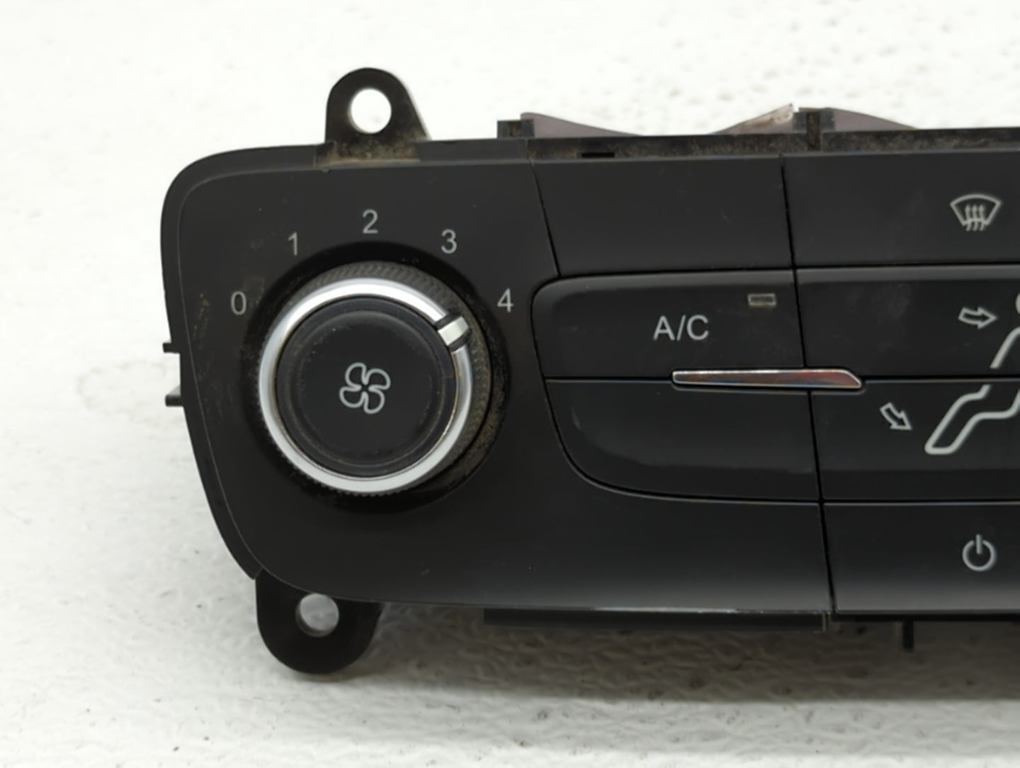 2015-2018 Ford Focus Climate Control Module Temperature AC/Heater Replacement P/N:F1ET-18K811-KD F1ET-18549 Fits OEM Used Au