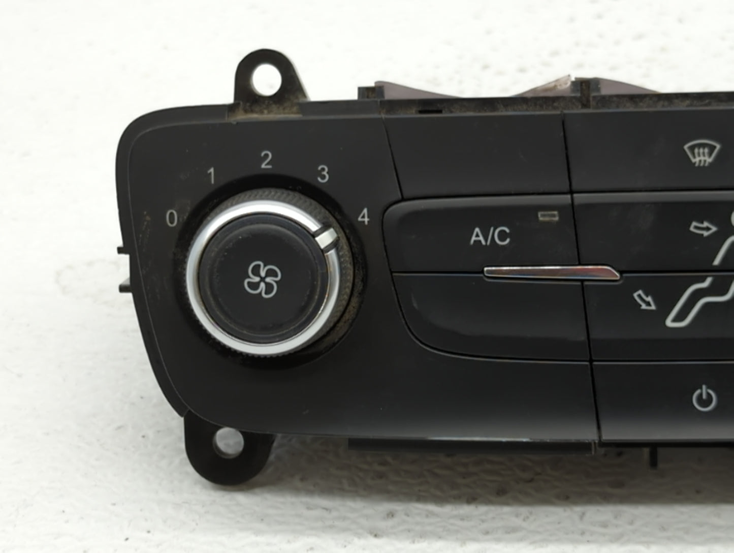 2015-2018 Ford Focus Climate Control Module Temperature AC/Heater Replacement P/N:F1ET-18K811-KD F1ET-18549 Fits OEM Used Au