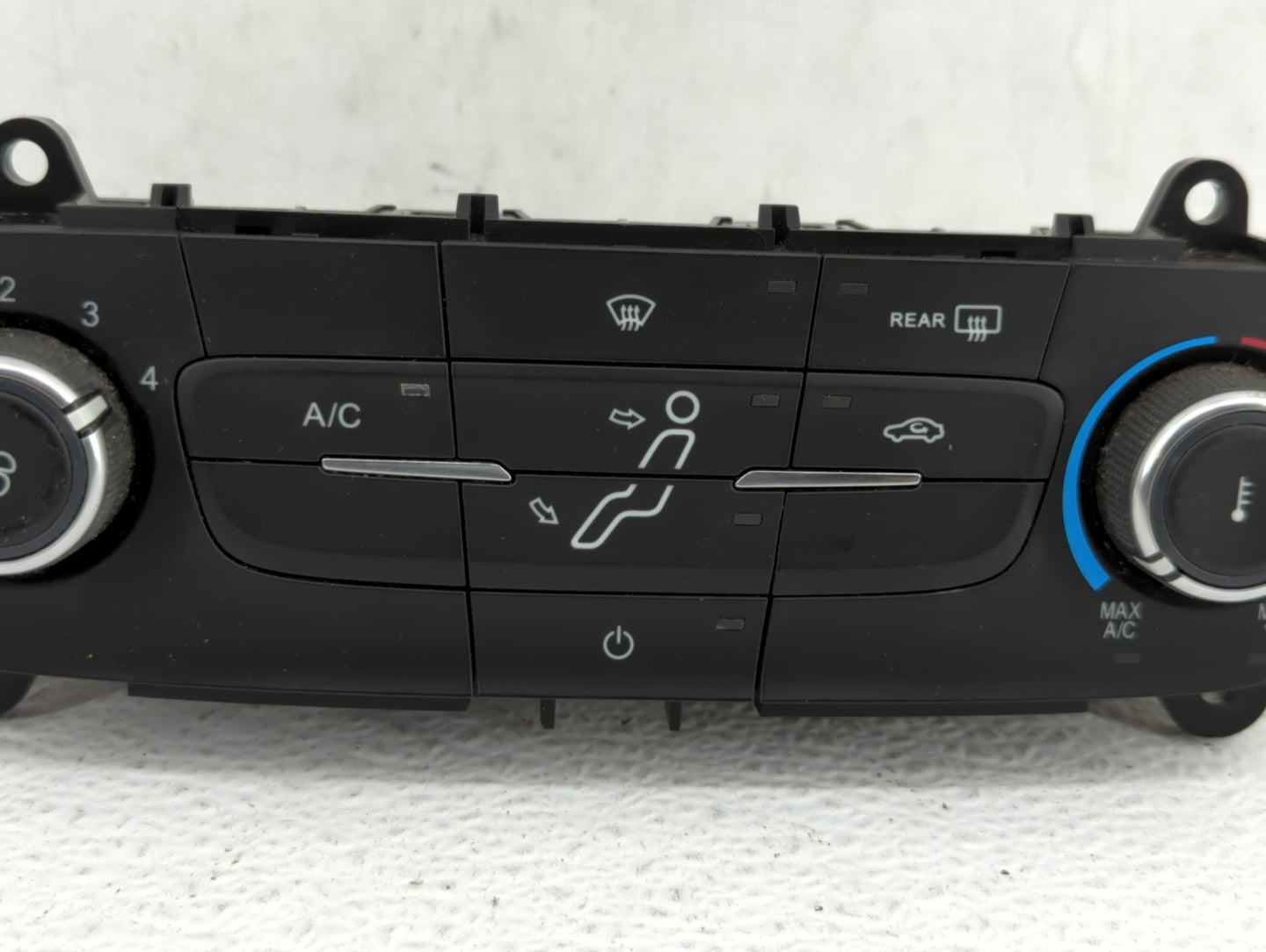 2015-2018 Ford Focus Climate Control Module Temperature AC/Heater Replacement P/N:F1EB-18835-M F1ET-18K811-KD Fits OEM Used 