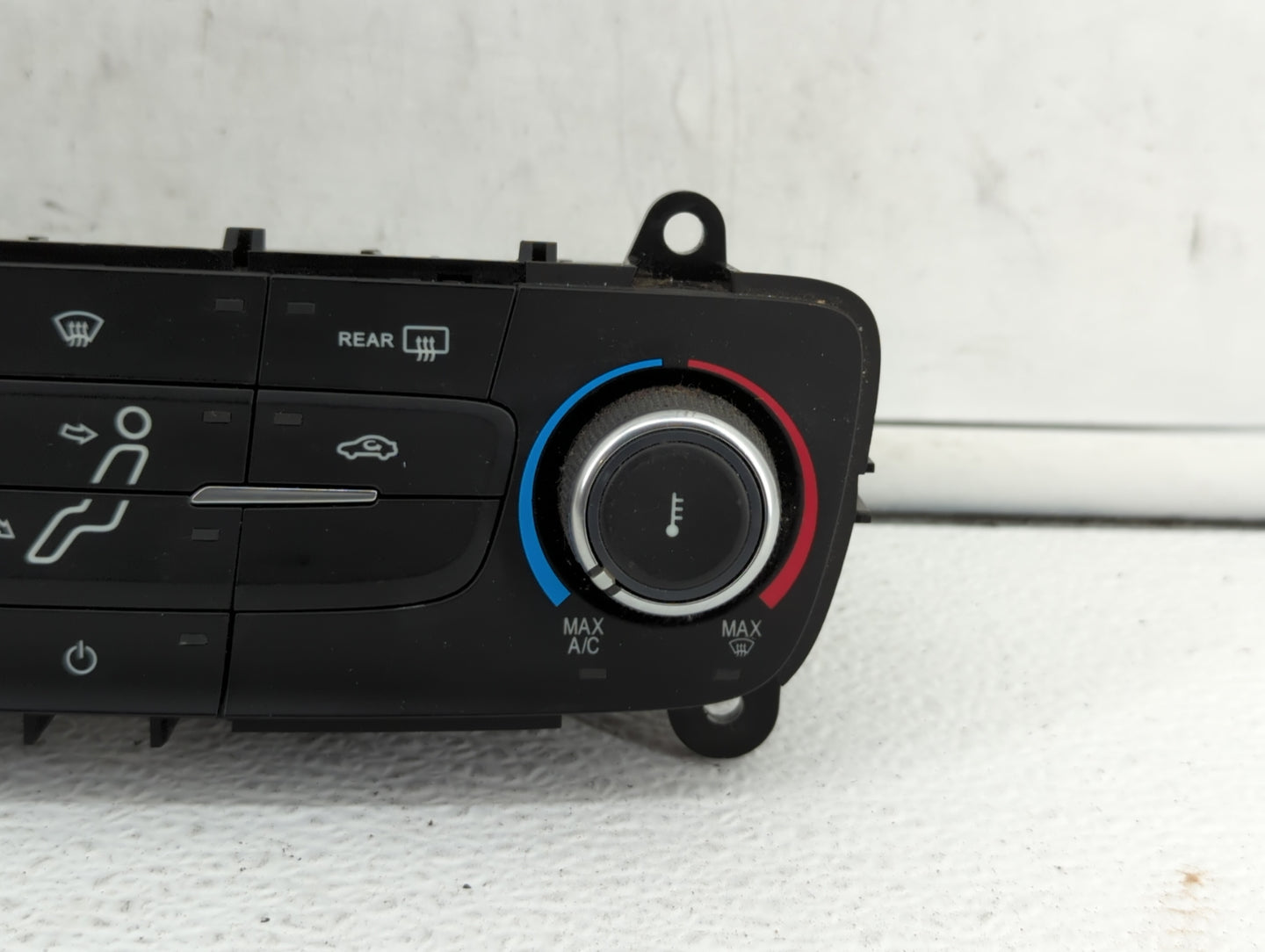 2015-2018 Ford Focus Climate Control Module Temperature AC/Heater Replacement P/N:F1EB-18835-M F1ET-18K811-KD Fits OEM Used 