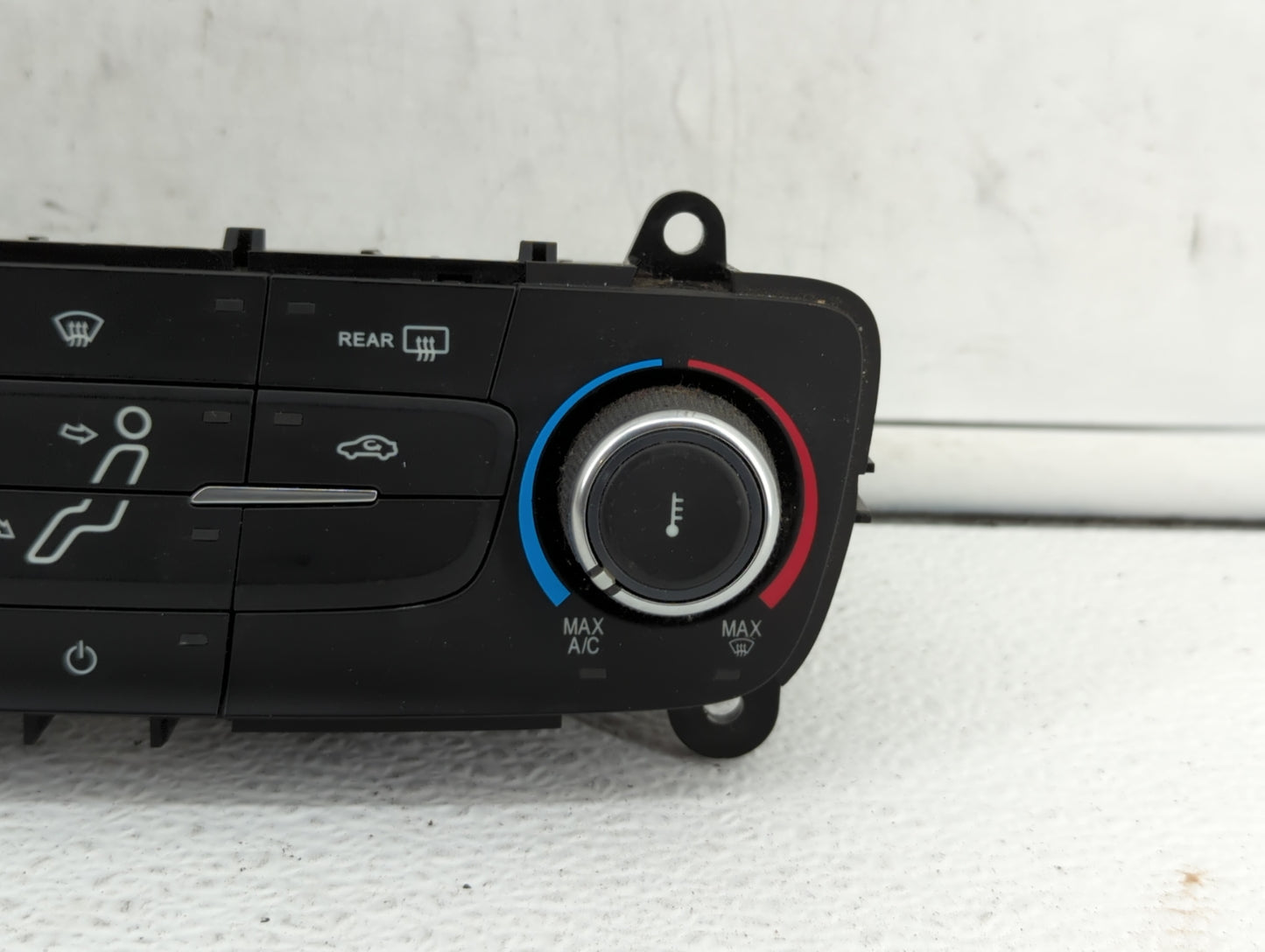 2015-2018 Ford Focus Climate Control Module Temperature AC/Heater Replacement P/N:F1EB-18835-M F1ET-18K811-KD Fits OEM Used 