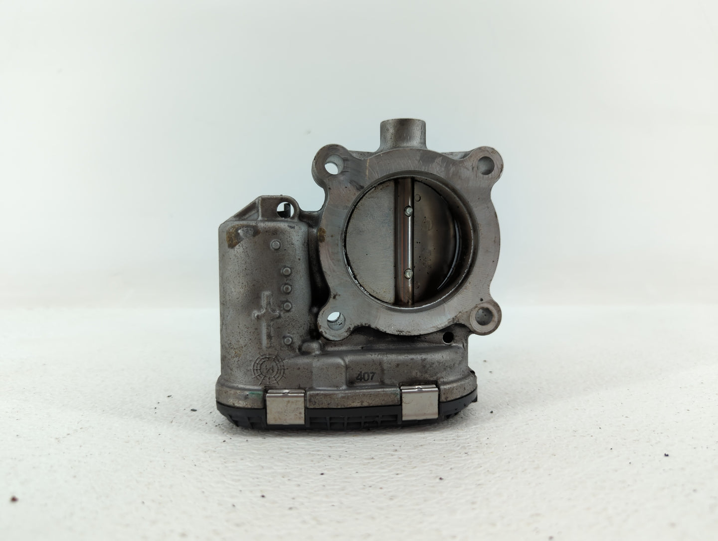 2014-2018 Ford Focus Throttle Body P/N:0 280 750 566 DS7E-9F991-BB Fits Fits 2014 2015 2016 2017 2018 2019 OEM Used Auto Par