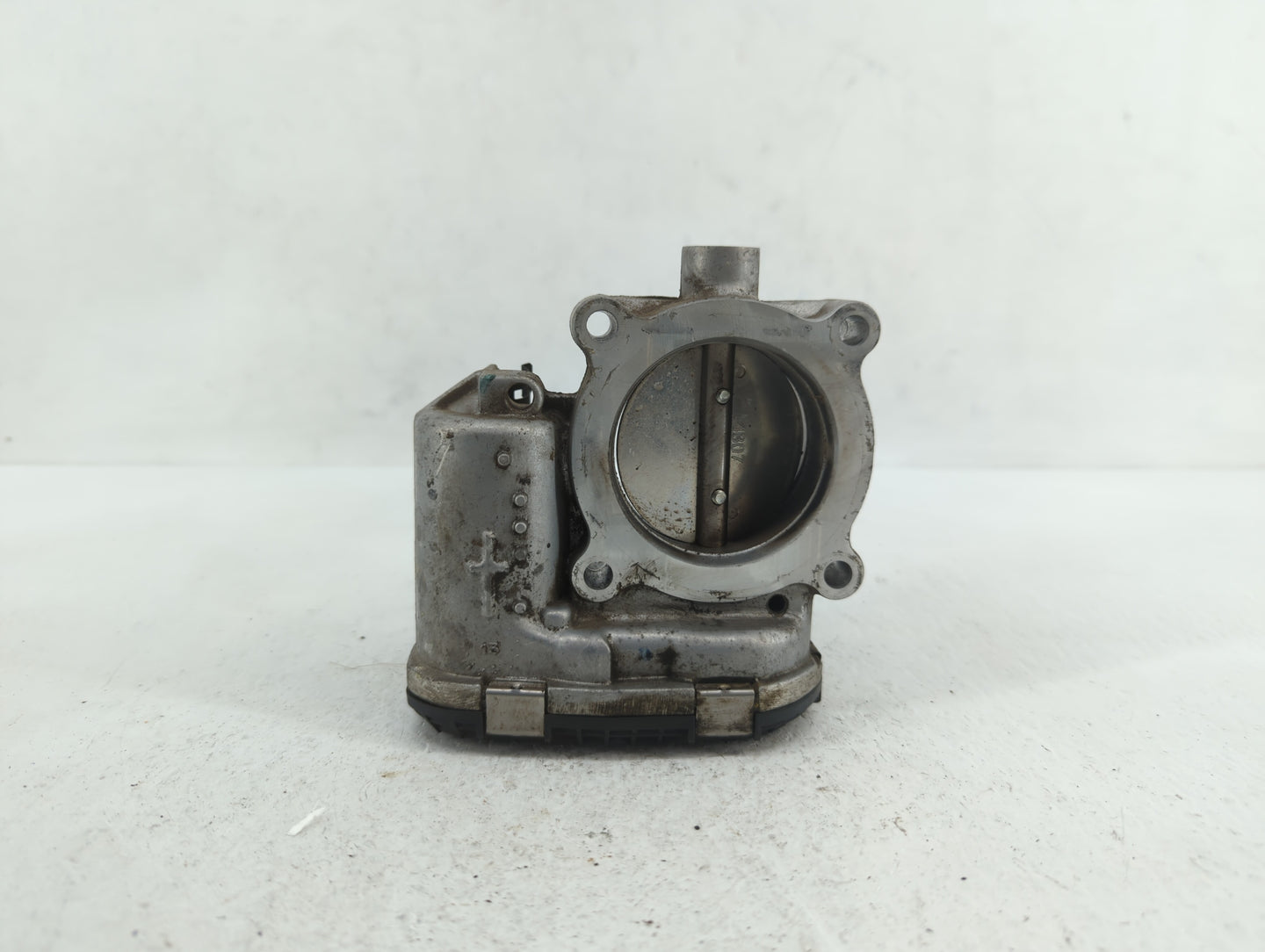 2014-2018 Ford Focus Throttle Body P/N:0 280 750 566 DS7E-9F991-BB Fits Fits 2014 2015 2016 2017 2018 2019 OEM Used Auto Par