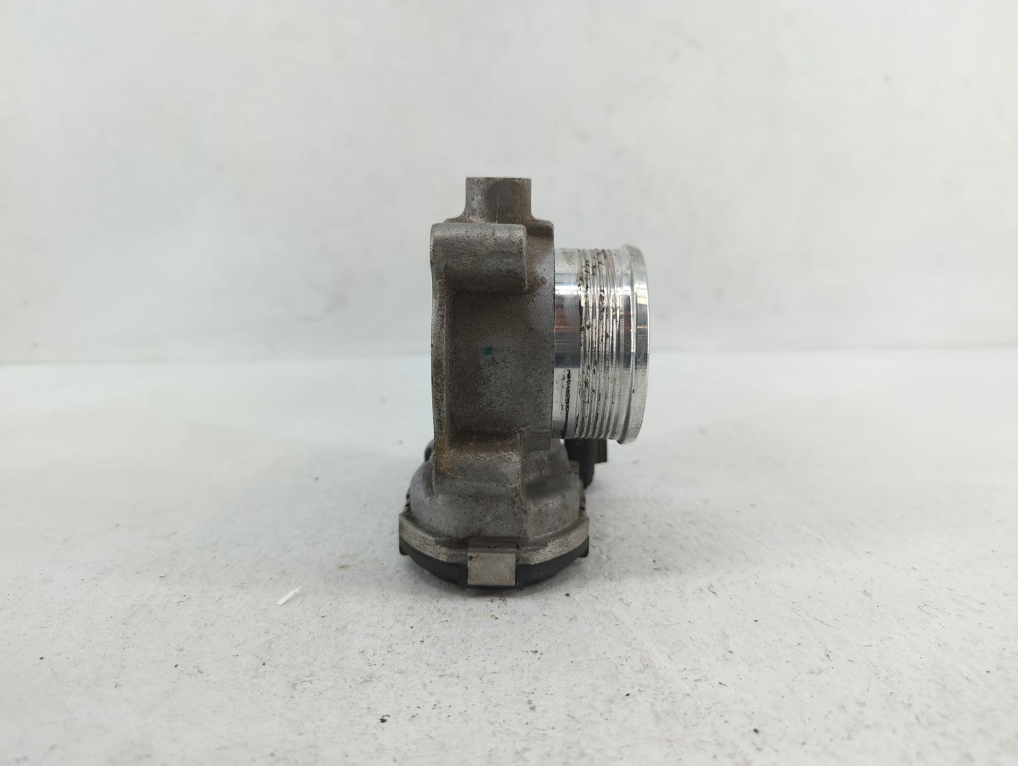 2014-2018 Ford Focus Throttle Body P/N:0 280 750 566 DS7E-9F991-BB Fits Fits 2014 2015 2016 2017 2018 2019 OEM Used Auto Par