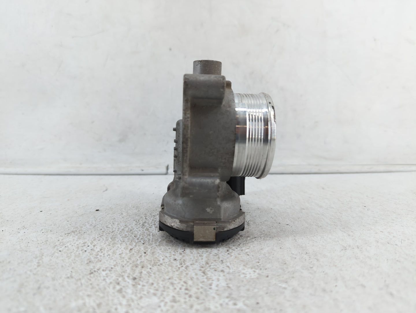 2014-2018 Ford Focus Throttle Body P/N:DS7E-9F991-BB Fits Fits 2014 2015 2016 2017 2018 2019 OEM Used Auto Parts - Oemusedau