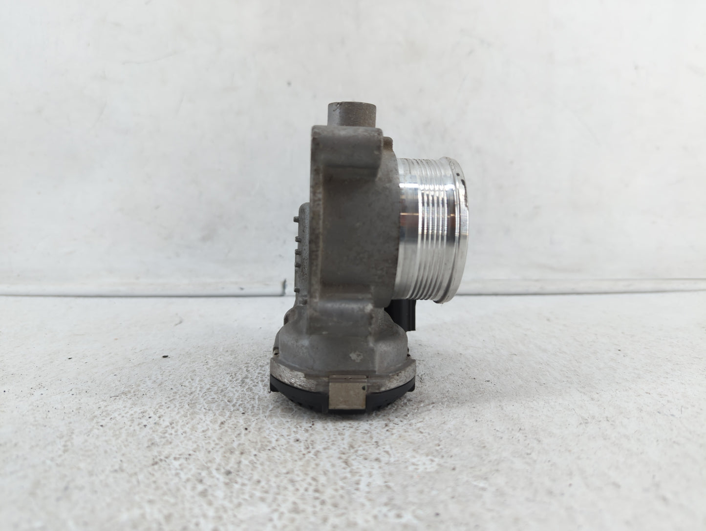 2014-2018 Ford Focus Throttle Body P/N:DS7E-9F991-BB Fits Fits 2014 2015 2016 2017 2018 2019 OEM Used Auto Parts - Oemusedau