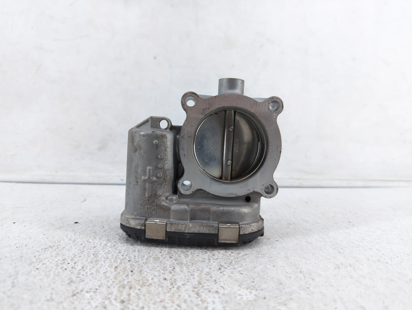2014-2018 Ford Focus Throttle Body P/N:DS7E-9F991-BB Fits Fits 2014 2015 2016 2017 2018 2019 OEM Used Auto Parts - Oemusedau