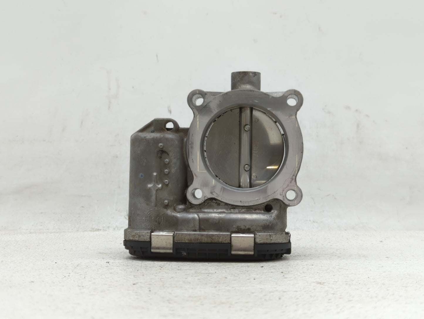 2014-2018 Ford Focus Throttle Body P/N:DS7E-9F991-BB Fits Fits 2014 2015 2016 2017 2018 2019 OEM Used Auto Parts - Oemusedau