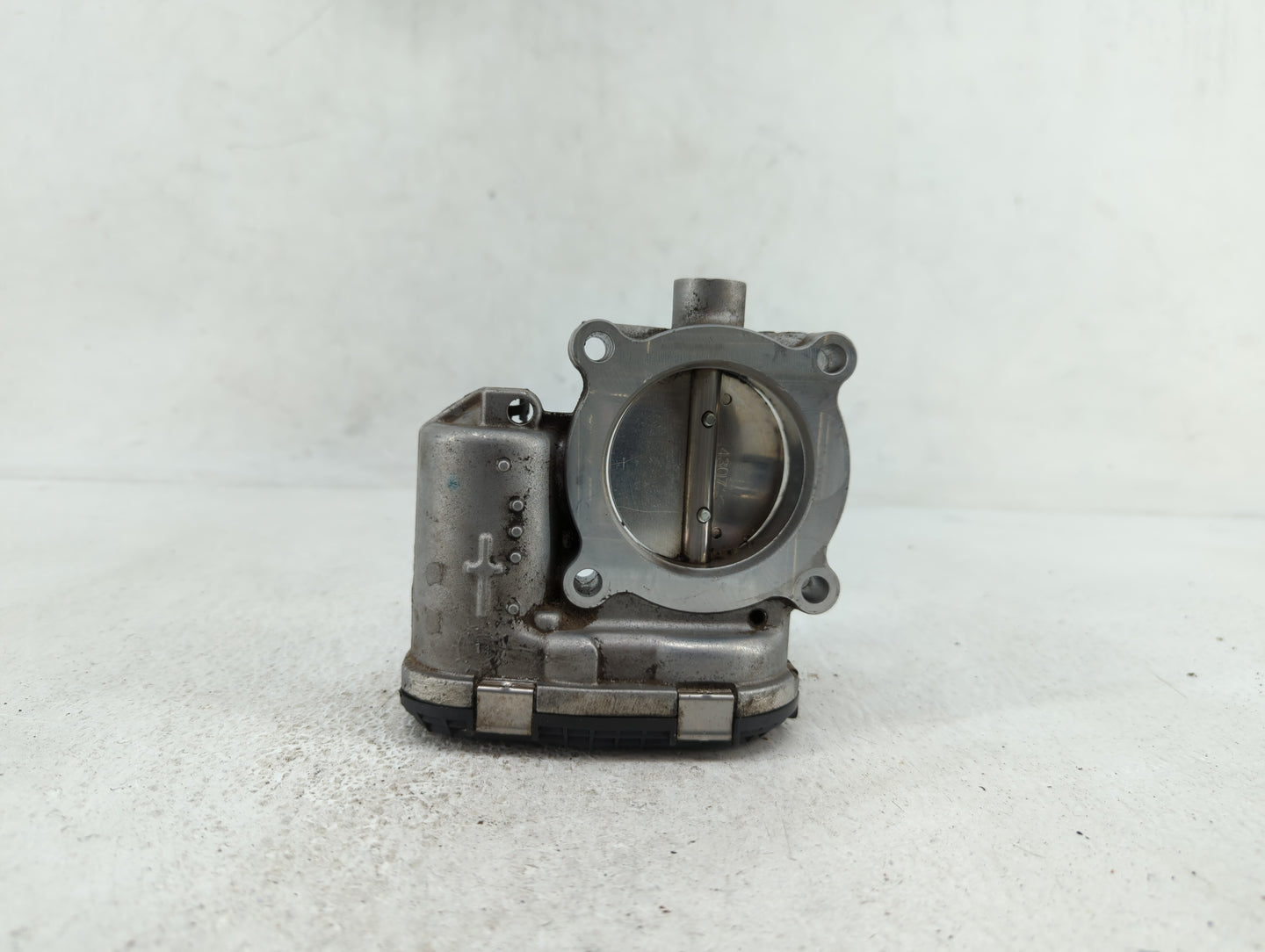 2014-2018 Ford Focus Throttle Body P/N:DS7E-9F991-BB Fits Fits 2014 2015 2016 2017 2018 2019 OEM Used Auto Parts - Oemusedau