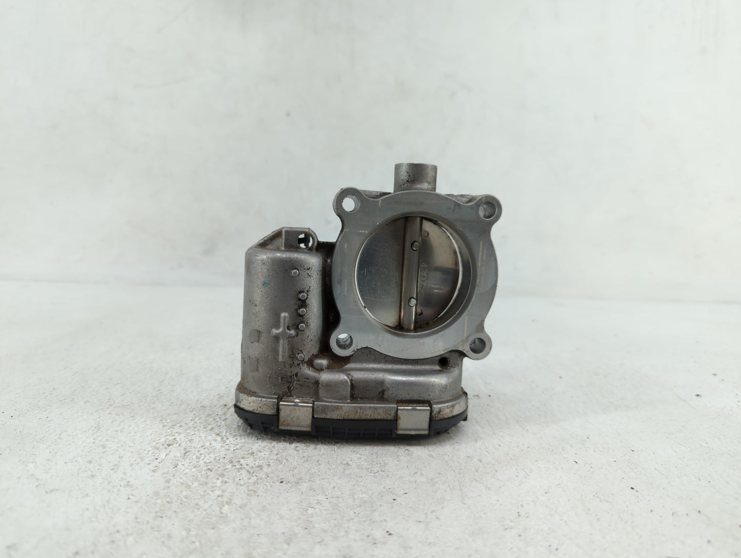 2014-2018 Ford Focus Throttle Body P/N:DS7E-9F991-BB Fits Fits 2014 2015 2016 2017 2018 2019 OEM Used Auto Parts - Oemusedau