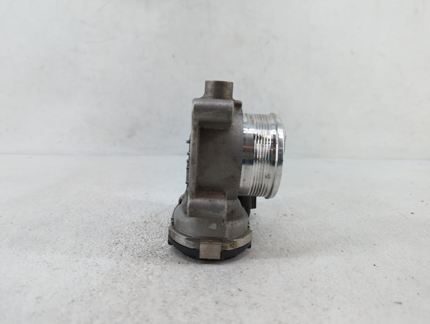 2014-2018 Ford Focus Throttle Body P/N:DS7E-9F991-BB Fits Fits 2014 2015 2016 2017 2018 2019 OEM Used Auto Parts - Oemusedau