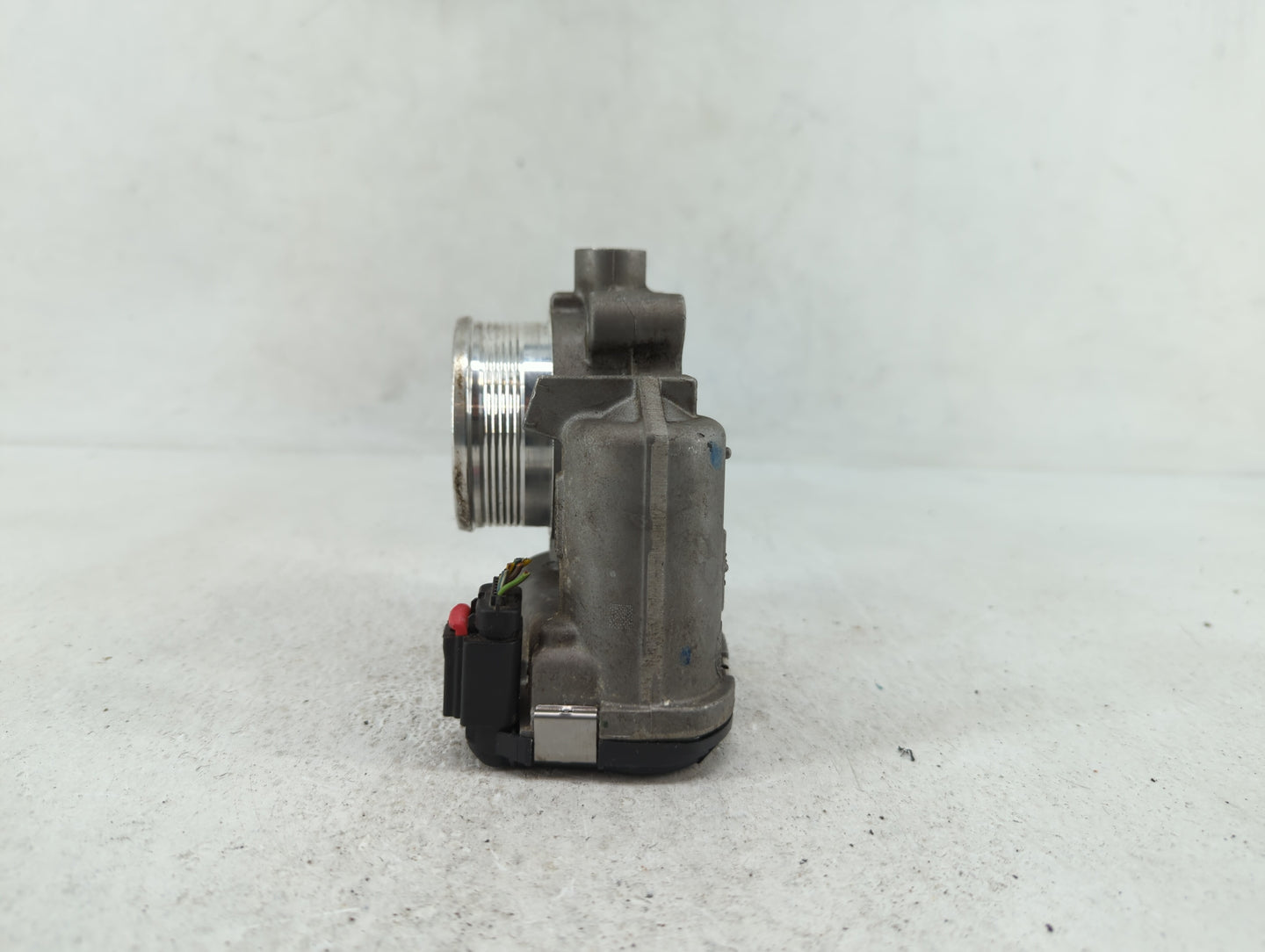 2014-2018 Ford Focus Throttle Body P/N:DS7E-9F991-BB Fits Fits 2014 2015 2016 2017 2018 2019 OEM Used Auto Parts - Oemusedau