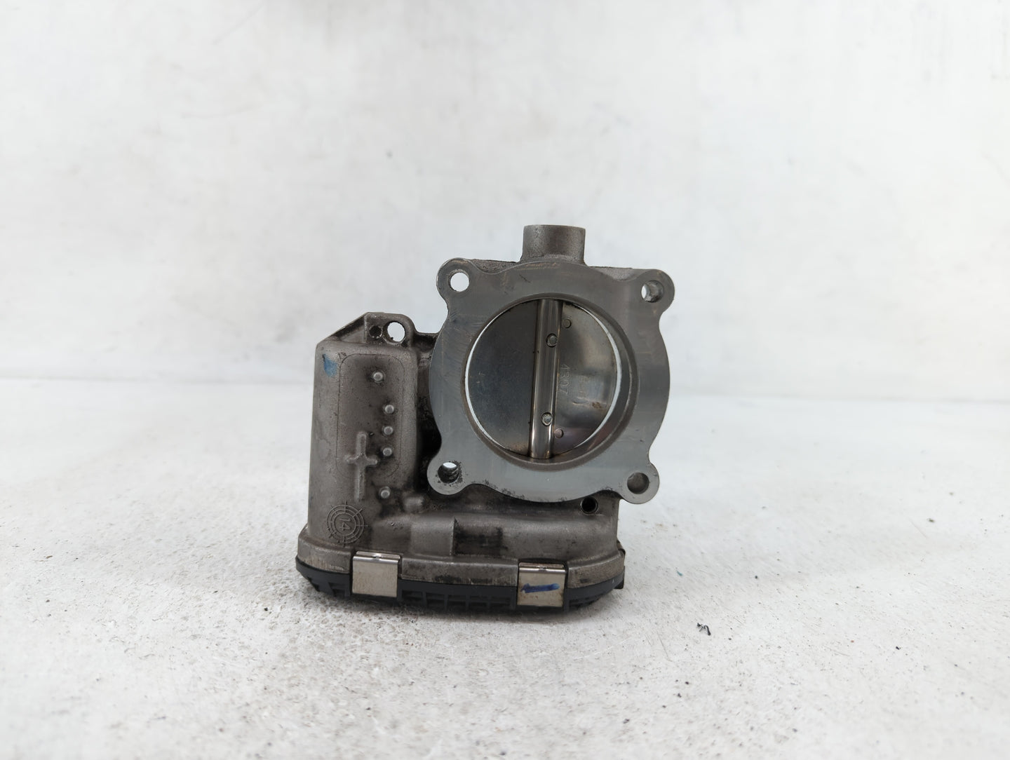2014-2018 Ford Focus Throttle Body P/N:DS7E-9F991-BB Fits Fits 2014 2015 2016 2017 2018 2019 OEM Used Auto Parts - Oemusedau