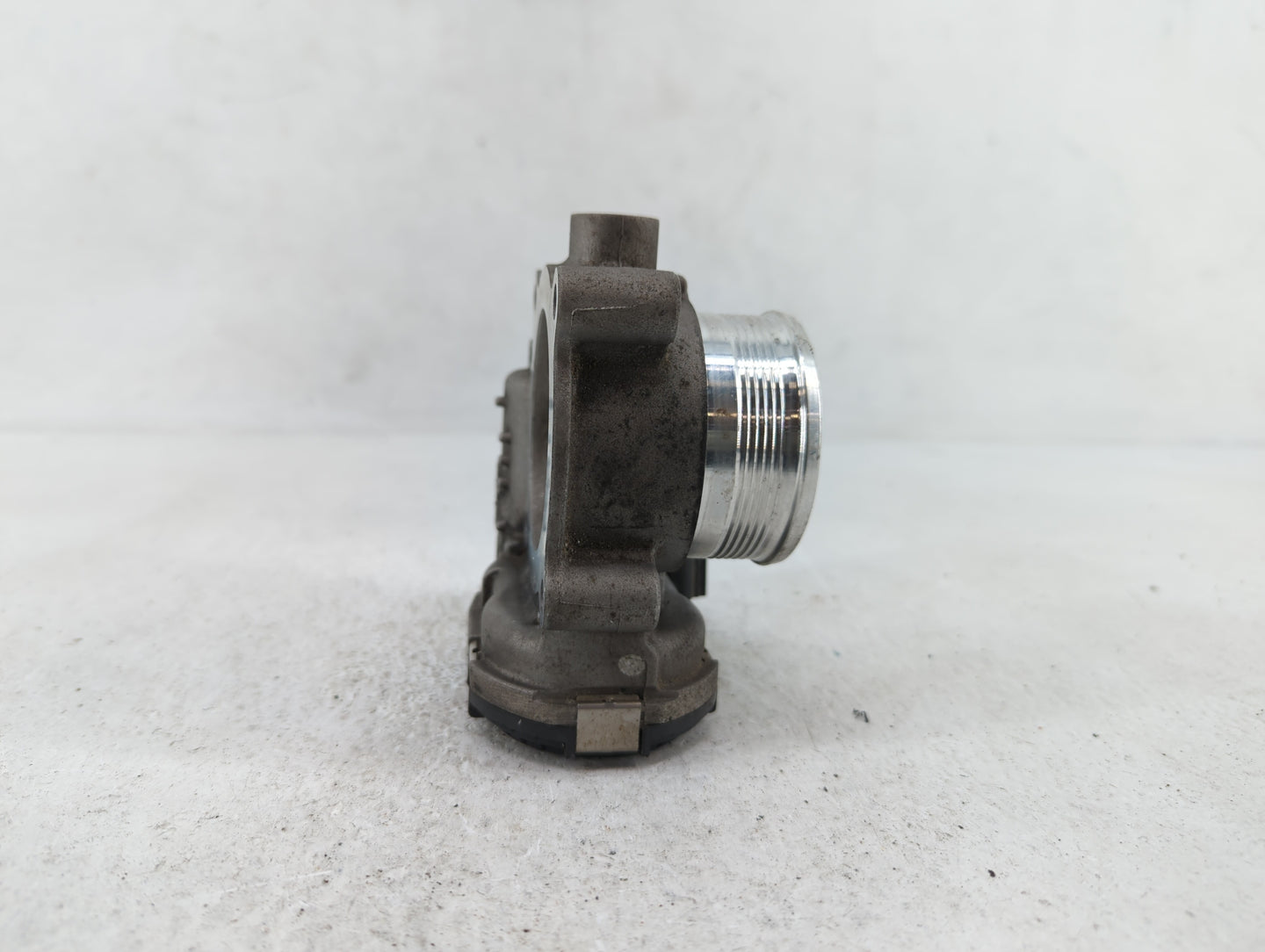2014-2018 Ford Focus Throttle Body P/N:DS7E-9F991-BB Fits Fits 2014 2015 2016 2017 2018 2019 OEM Used Auto Parts - Oemusedau