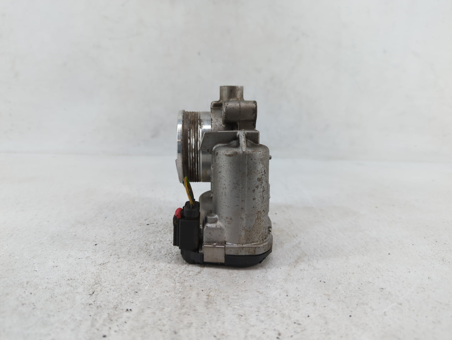 2014-2018 Ford Focus Throttle Body P/N:DS7E-9F991-BB Fits Fits 2014 2015 2016 2017 2018 2019 OEM Used Auto Parts - Oemusedau