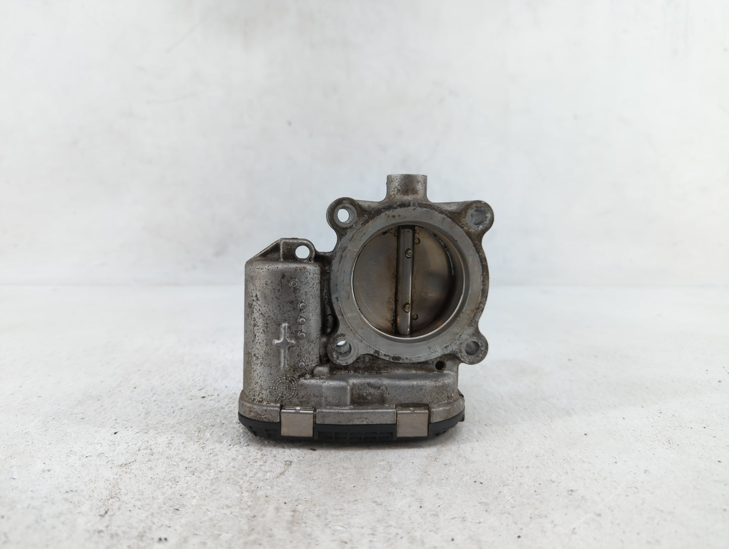 2014-2018 Ford Focus Throttle Body P/N:DS7E-9F991-BB Fits Fits 2014 2015 2016 2017 2018 2019 OEM Used Auto Parts - Oemusedau