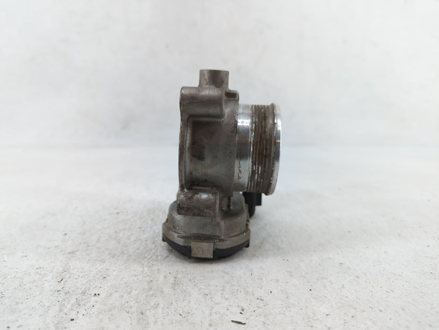 2014-2018 Ford Focus Throttle Body P/N:DS7E-9F991-BB Fits Fits 2014 2015 2016 2017 2018 2019 OEM Used Auto Parts - Oemusedau