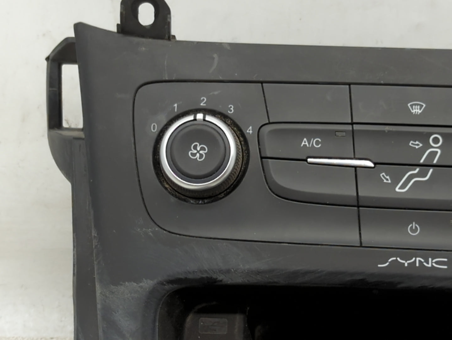 2015-2018 Ford Focus Climate Control Module Temperature AC/Heater Replacement P/N:F1ET-19980-JG F1ET-19980-JJ Fits OEM Used 