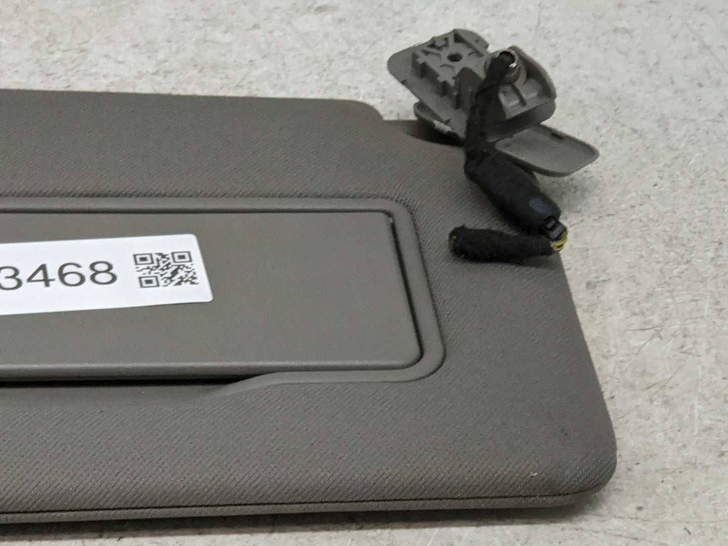 2013-2018 Ford Focus Sun Visor Shade Replacement Passenger Right Mirror Fits Fits 2013 2014 2015 2016 2017 2018 OEM Used Aut