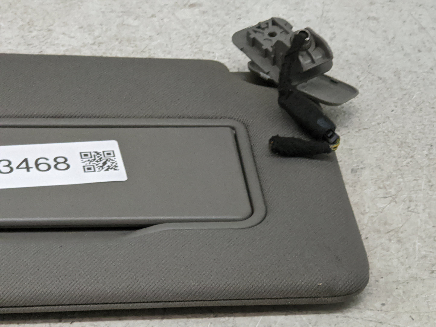 2013-2018 Ford Focus Sun Visor Shade Replacement Passenger Right Mirror Fits Fits 2013 2014 2015 2016 2017 2018 OEM Used Aut