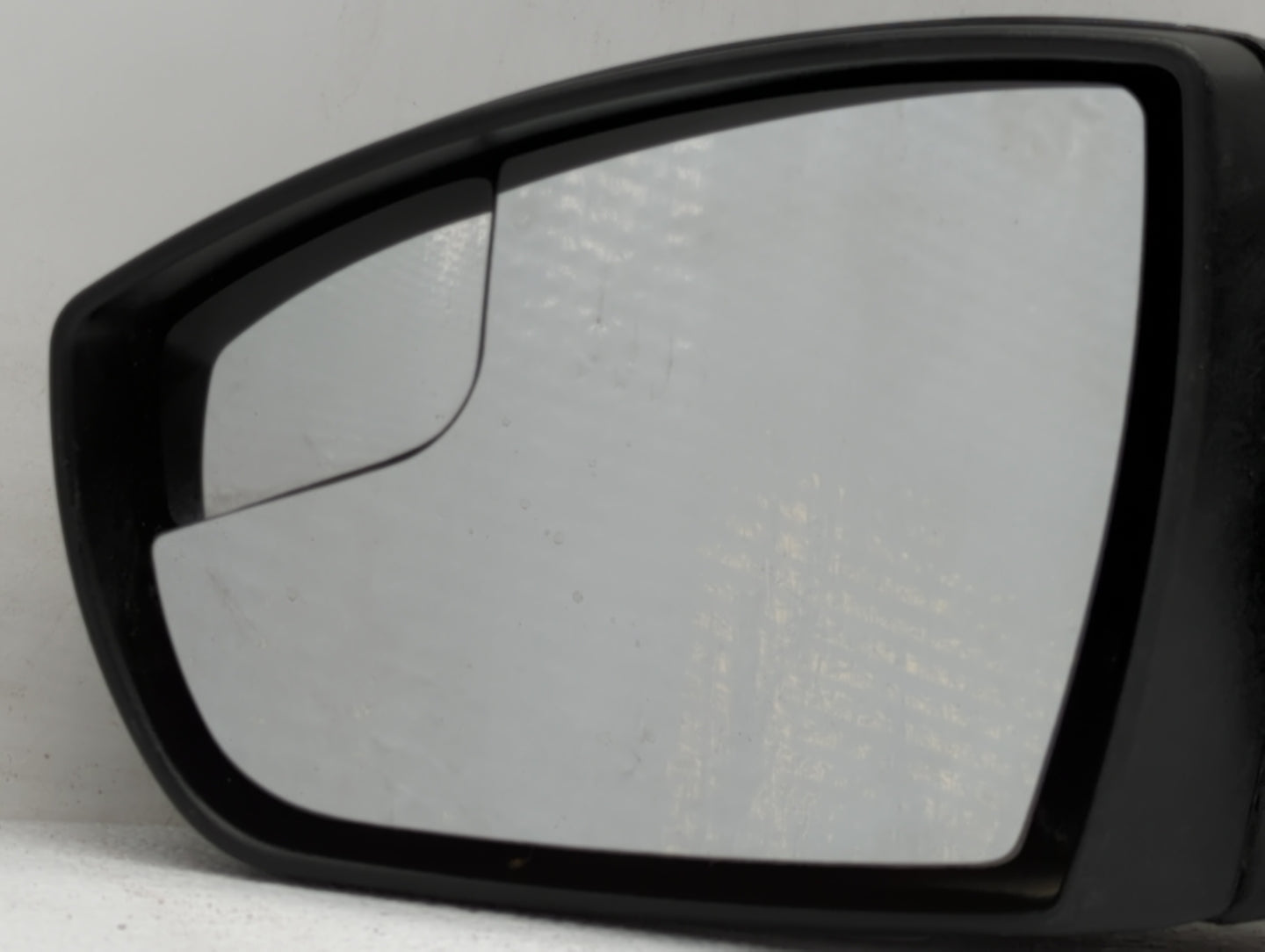 2015-2018 Ford Focus Driver Side View Mirror - Left Door Mirror OEM Used - Oemusedautoparts1.com