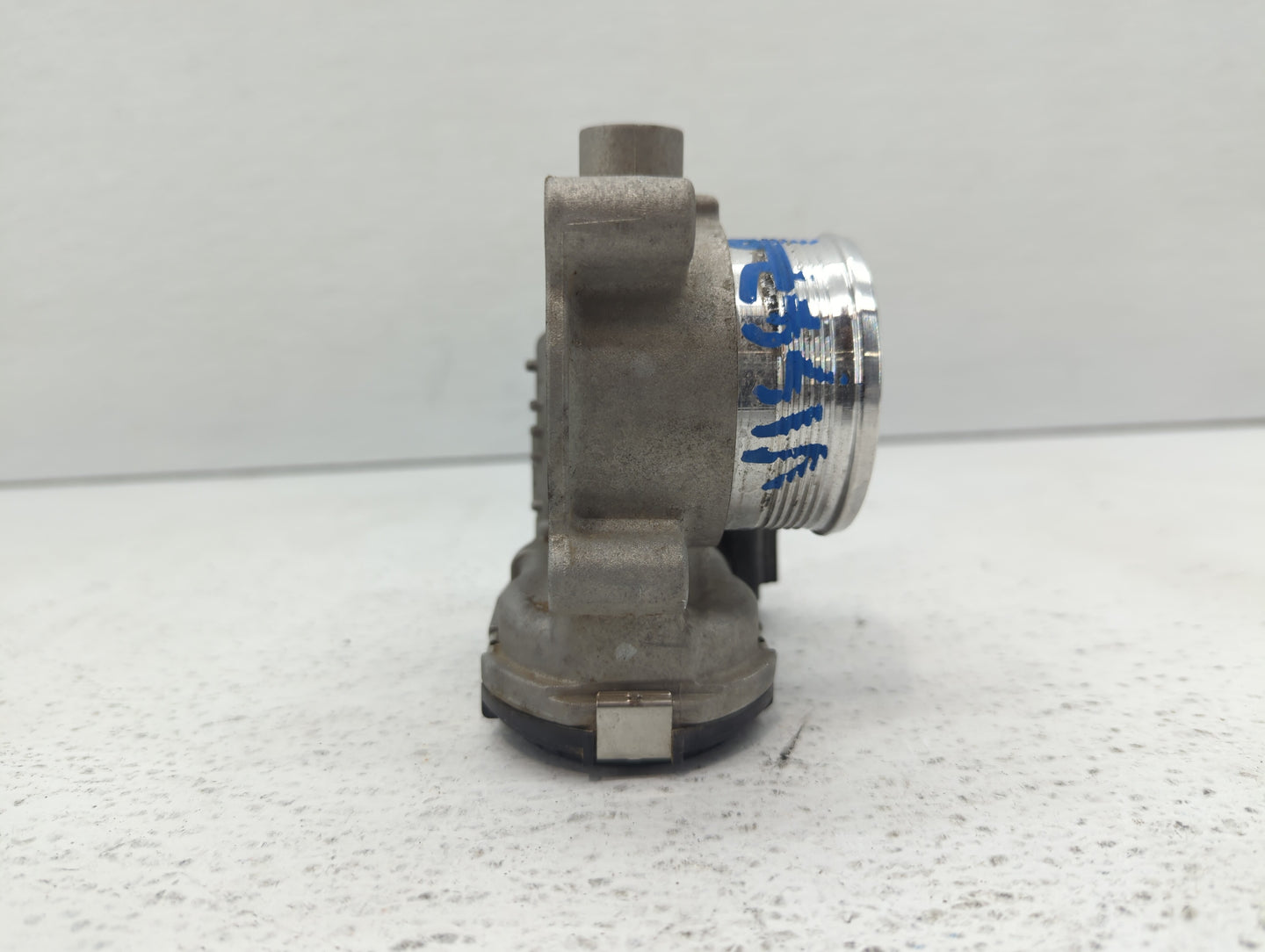 2014-2018 Ford Focus Throttle Body P/N:DS7E-9F991-BB DS7E-9F991-BD Fits Fits 2014 2015 2016 2017 2018 2019 2020 2021 2022 OE