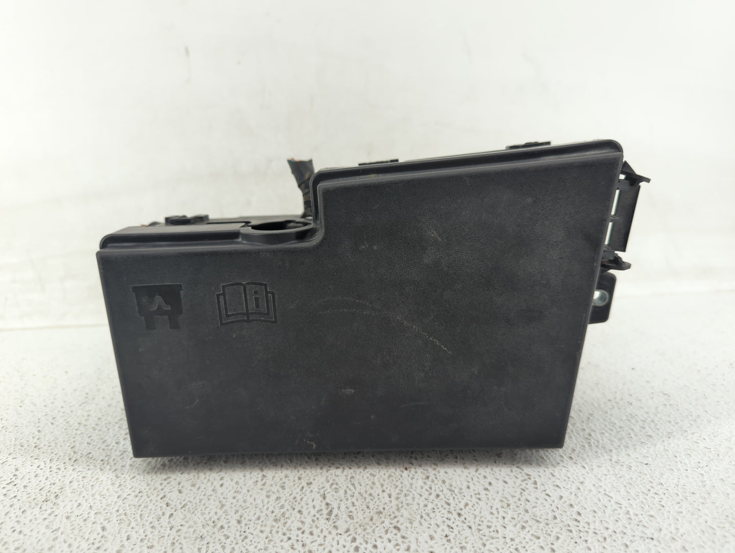 2016 Ford Focus Fusebox Fuse Box Panel Relay Module P/N:AV6T-14A067-AD AV6T-14A076-AB Fits OEM Used Auto Parts - Oemusedauto