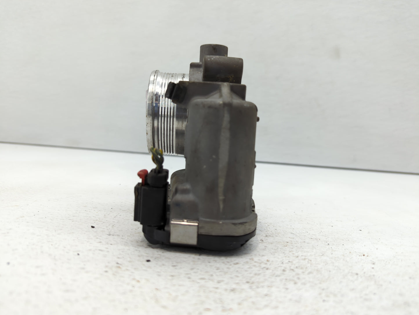 2014-2018 Ford Focus Throttle Body P/N:DS7E-9F991-BB Fits Fits 2014 2015 2016 2017 2018 2019 2020 2021 2022 OEM Used Auto Pa