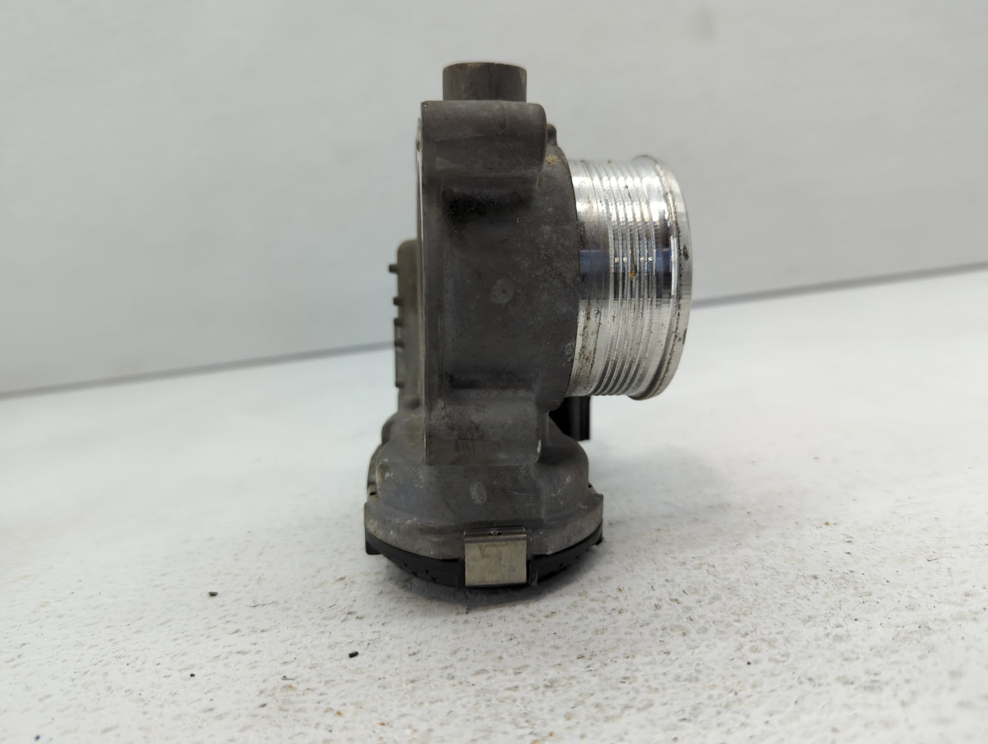 2014-2018 Ford Focus Throttle Body P/N:DS7E-9F991-BB Fits Fits 2014 2015 2016 2017 2018 2019 2020 2021 2022 OEM Used Auto Pa