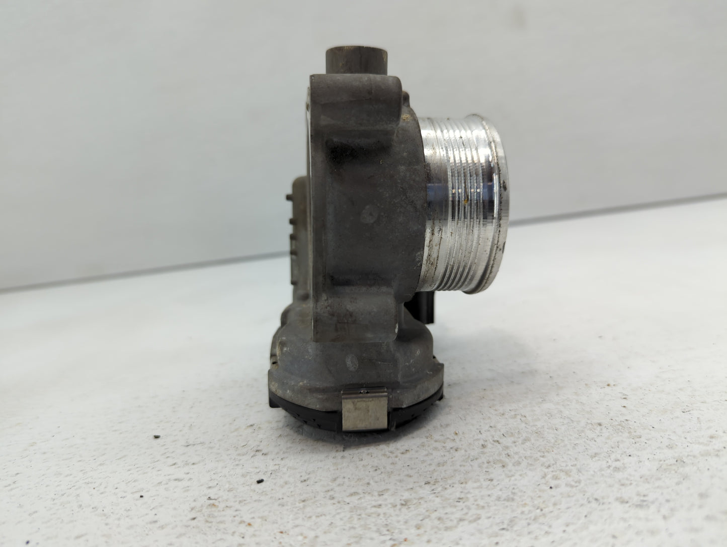2014-2018 Ford Focus Throttle Body P/N:DS7E-9F991-BB Fits Fits 2014 2015 2016 2017 2018 2019 2020 2021 2022 OEM Used Auto Pa