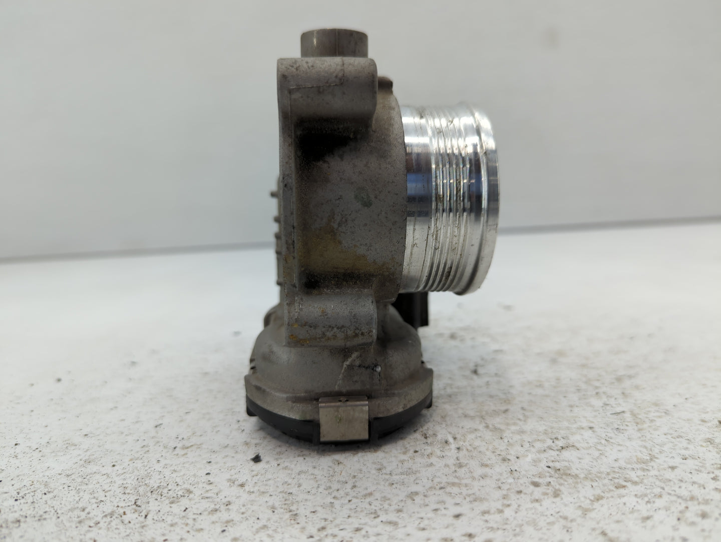 2014-2018 Ford Focus Throttle Body P/N:DS7E-9F991-BB Fits Fits 2014 2015 2016 2017 2018 2019 2020 2021 2022 OEM Used Auto Pa
