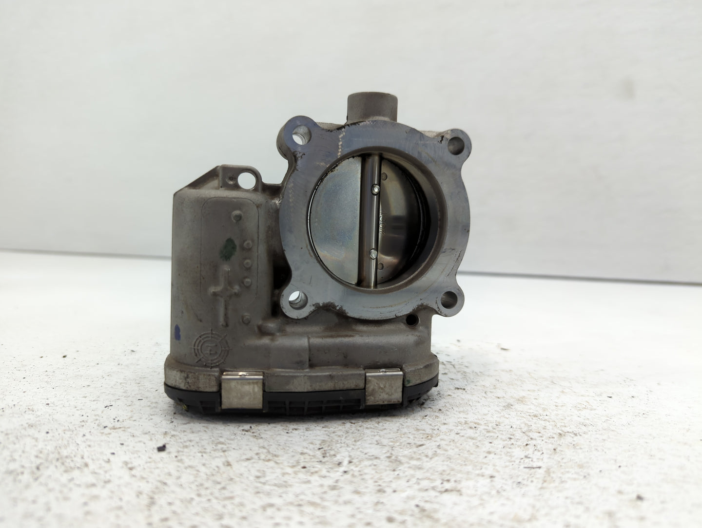 2014-2018 Ford Focus Throttle Body P/N:DS7E-9F991-BB Fits Fits 2014 2015 2016 2017 2018 2019 2020 2021 2022 OEM Used Auto Pa